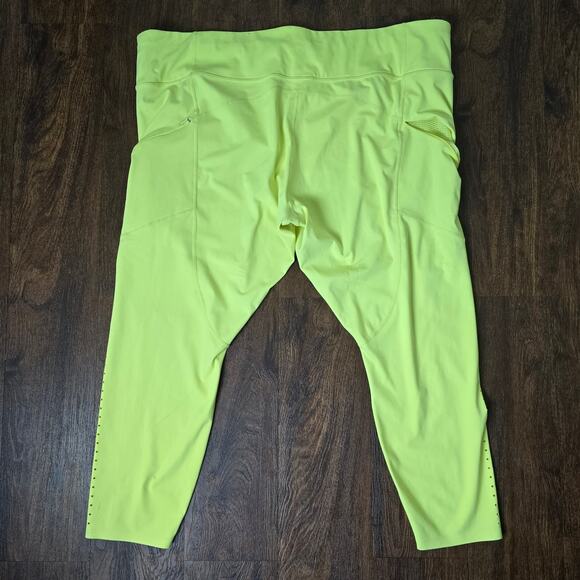 Athleta Contender Laser Cut 7/8 Tight (x2) + Salutation Capri NWT - XXL - Picture 2 of 11